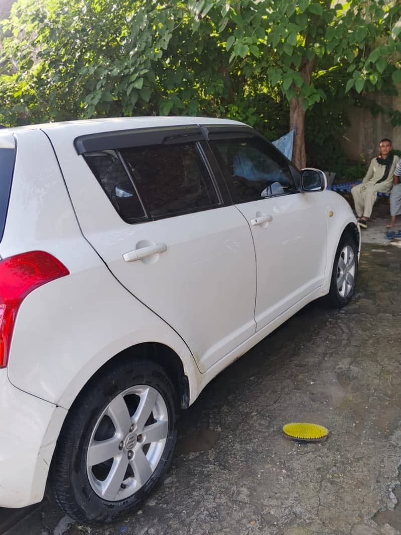 اس گاڑی میں کوئی ٹیچنگ نہیں صرف ڈیگی میں ایک گیٹ 0