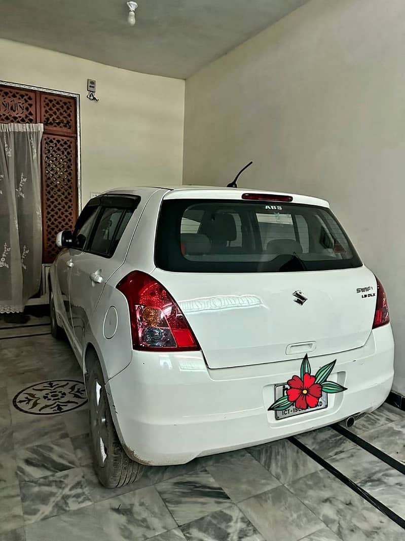 اس گاڑی میں کوئی ٹیچنگ نہیں صرف ڈیگی میں ایک گیٹ 4