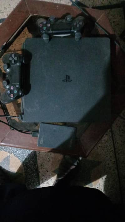 PS4 SLIM 500GB WITH GAMES