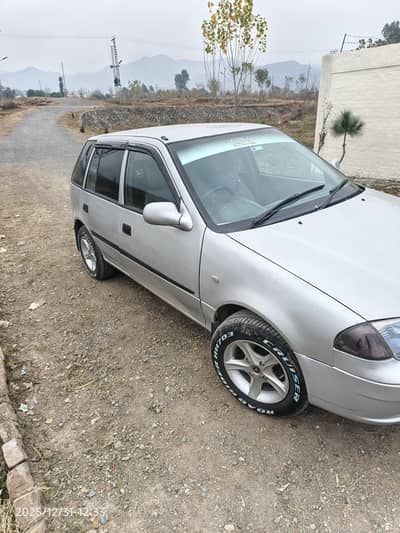 cultus 2005 automatic 660  black Moco engine