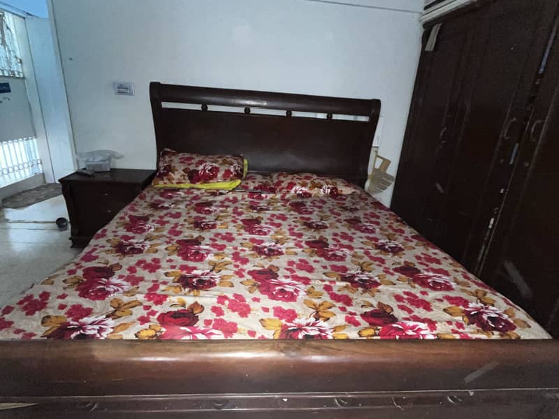 Bed and dressing table 3