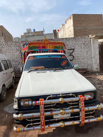 Mazda 22oo 1992model hn