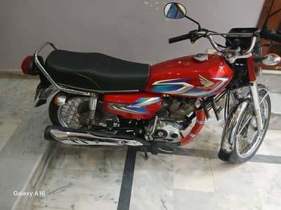 Honda 125 1st onwer like a zero Metter . one hand used ,urgent sale