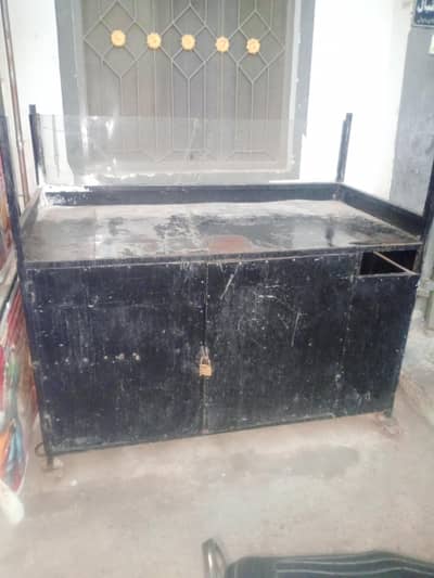 barger and shawarma counter