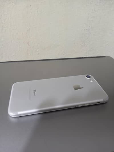 i phone 7 128. gb originally condition jv