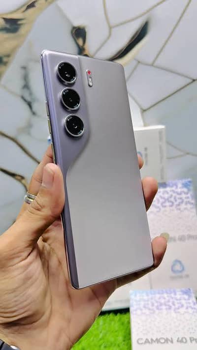 Camon-40 pro 8 256gb Company  Warranty  9 Months