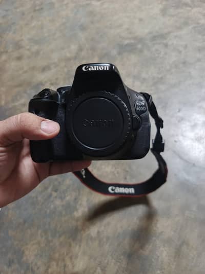Canon EOS 600D Body with 75-300mm lenz Good Condition