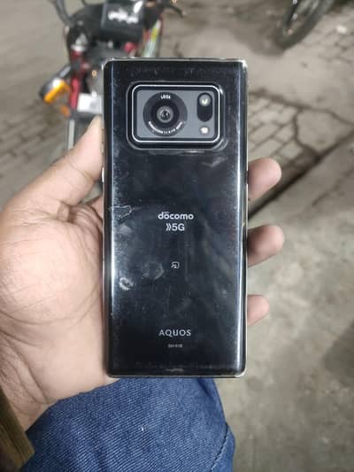 AQUOS R6 5G