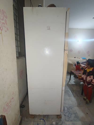 Vestel فل سائز ڈبل ڈور فریج — بالکل ٹھیک حالت میں — 25,000 روپے