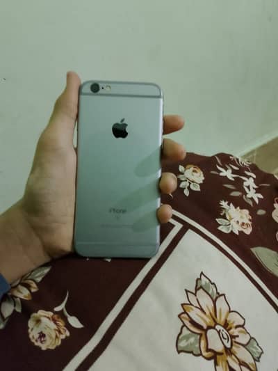 iPhone 6s in 10/10 condition