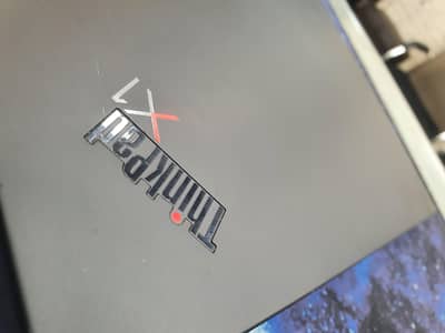 LeLenovo X1 corbon touch screen 10 th gen Core i7