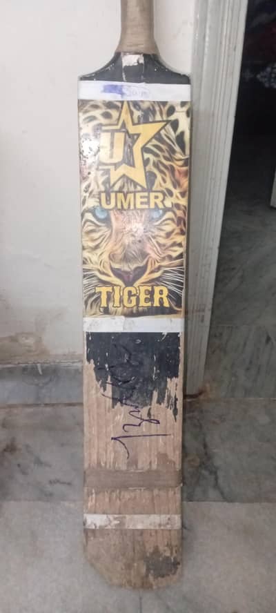 Babar Azam signatured bat .