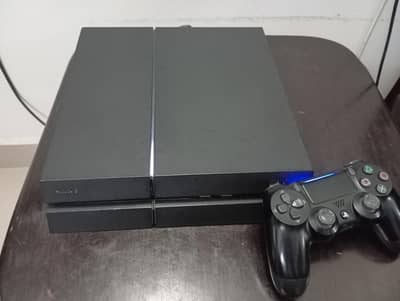 PS4 500GB with 2 controllers and 4 Games, Slightly used