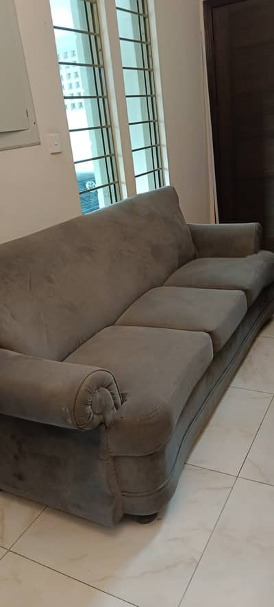 5 Seater Sofa Set for sale. . Good condition