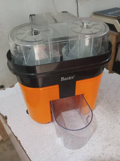 orange juicer with cutter