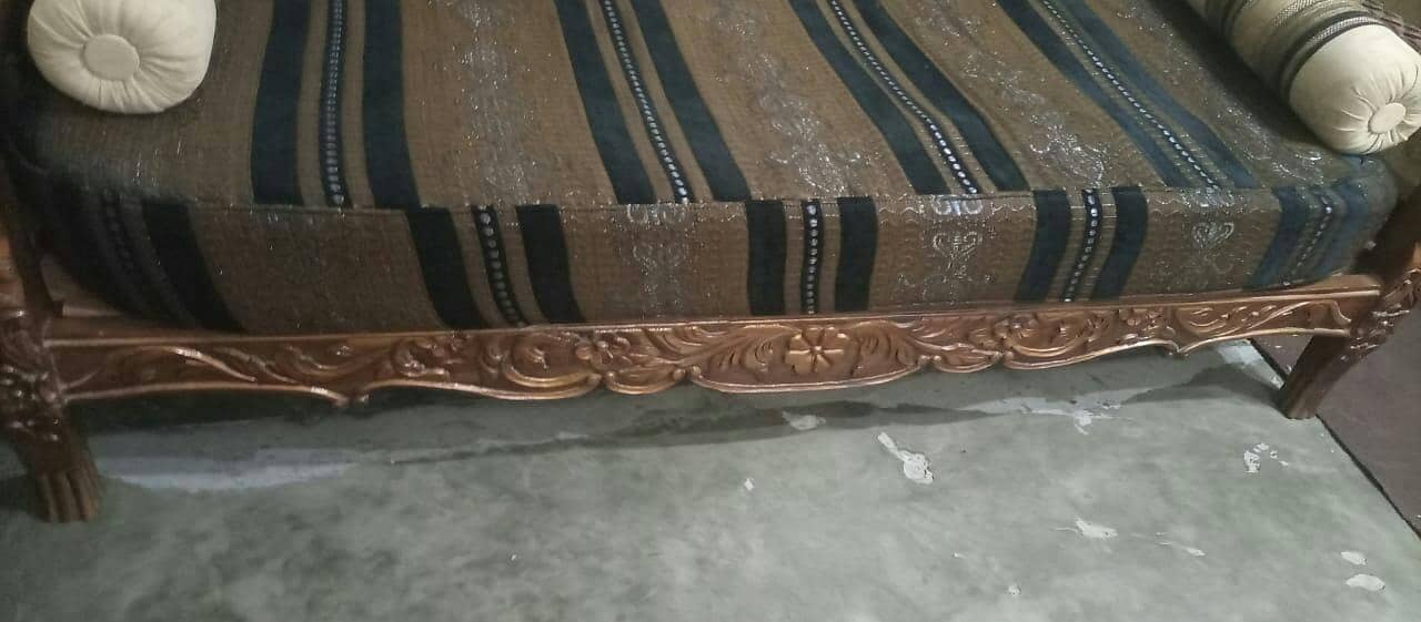 Dewan sofa 2