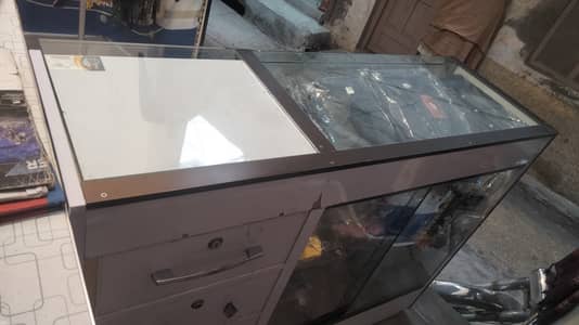 Shop counter shishy wala