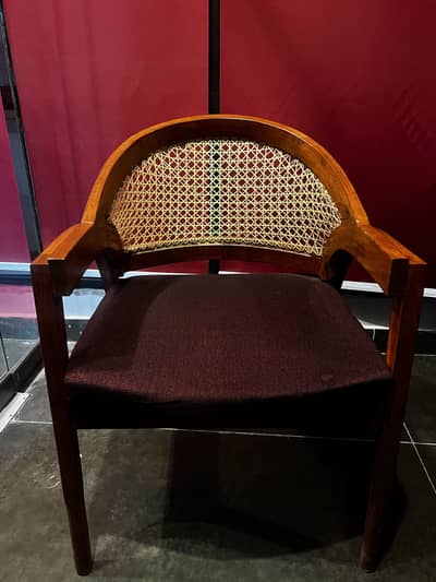 Brand new solid wood chairs good for Hotel and Restaurants