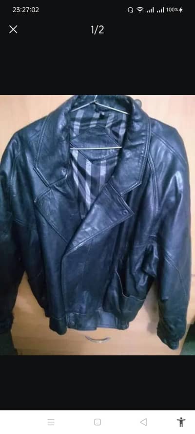 مقام ماڈل کالونی ایک چمڑے کی جیکٹ برائے فروخت