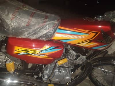 CG Honda 125 advance 2026 ka model h Karachi number h 11 wa month ki h