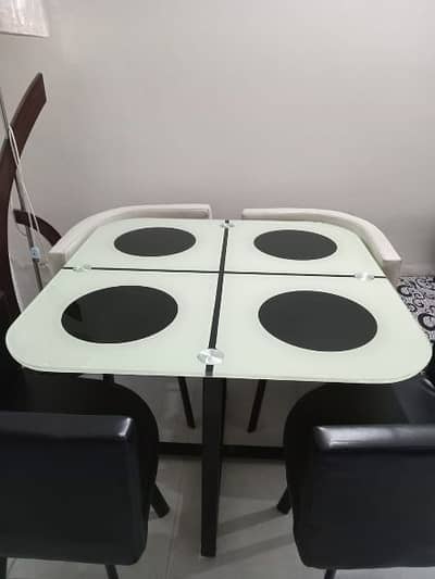 Dining Table  for 4 persons for sale