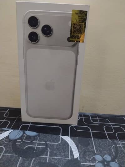 I-Phone Pro Max 17-256 GB  Silver colour