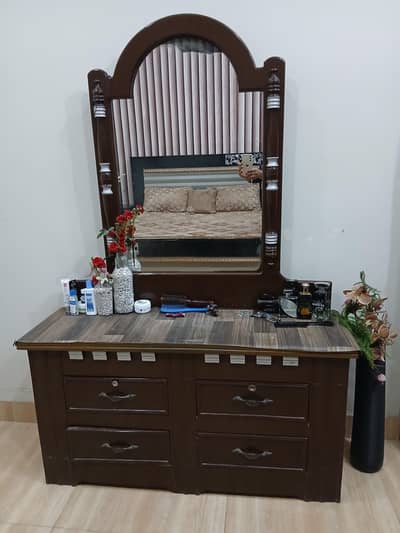 DRESSING TABLE