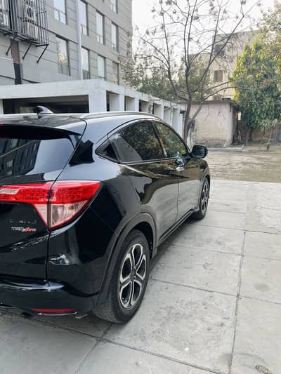 Honda Vezel 2015/18 Z Sensing Full Option