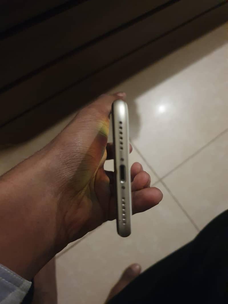 Iphone xe (2022 model ) 2