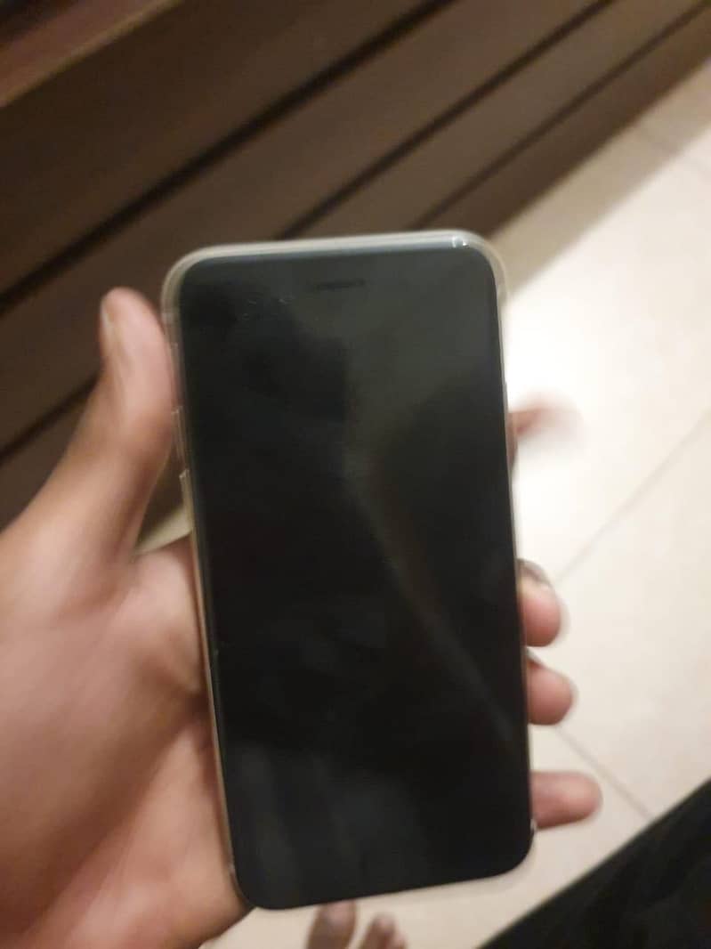 Iphone xe (2022 model ) 5