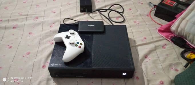 XBOX ONE 1TB JAILBROKEN WITH 2 WIRELESS CONTROLLERS  GOOD CONDITION