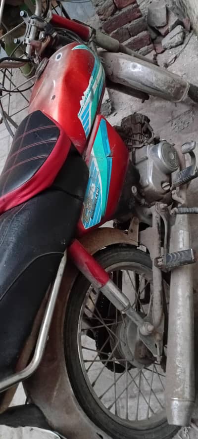 a good condition bike engune perfect body ka kuch kam baqi sab fine ha