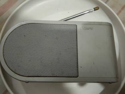 Sony ICF 404L working ON condition FM,LW,MW