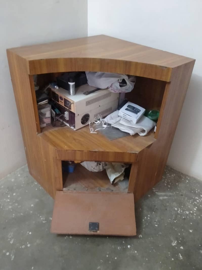 HEAVY  DOUBLE RACK CORNER TABLE 1