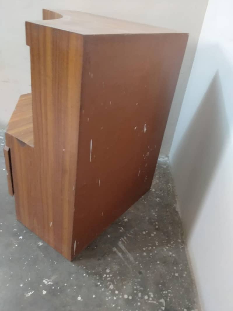 HEAVY  DOUBLE RACK CORNER TABLE 3