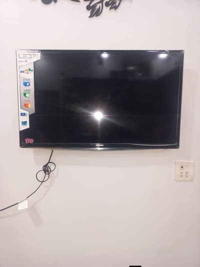 Original Samsung 32 inch sadi hai led