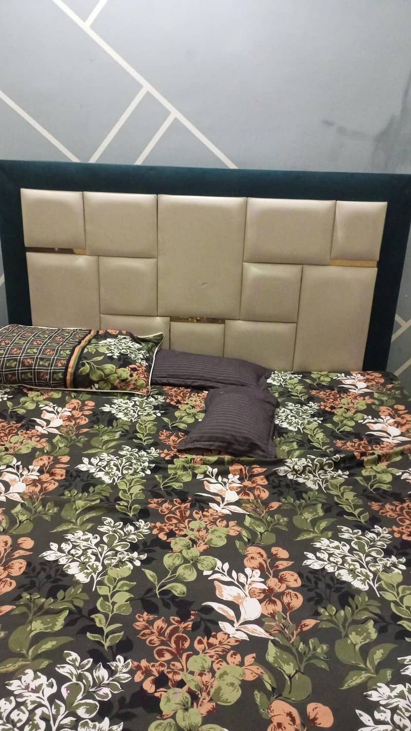bed set available 1