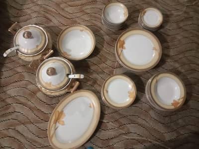 dinner set for sale har set 8 pics