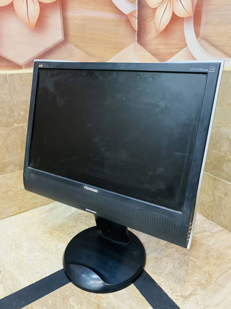 LCD FOR COMPUTER 0