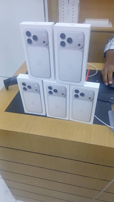 I phone 17 pro 256gb silver color pta approved