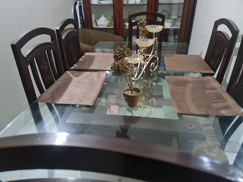 Dining table 0