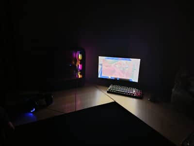 Powerful Gaming PC (AVG 144 FPS in AAA Games) 10/10 condition