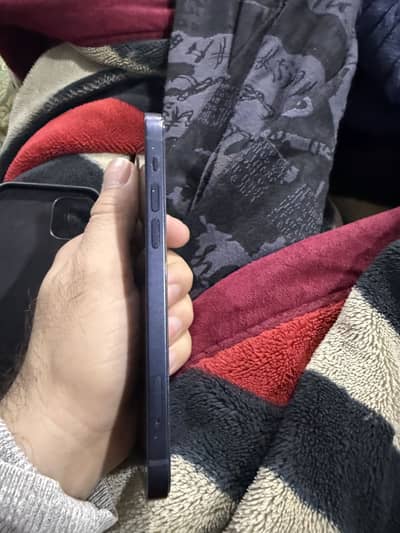 IPhone 12 waterpeak like new 128 gb seald