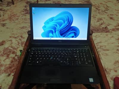 Dell Precision 3520 Core i7 7820HQ 16GB 256GB Nvidia Quadro 2GB