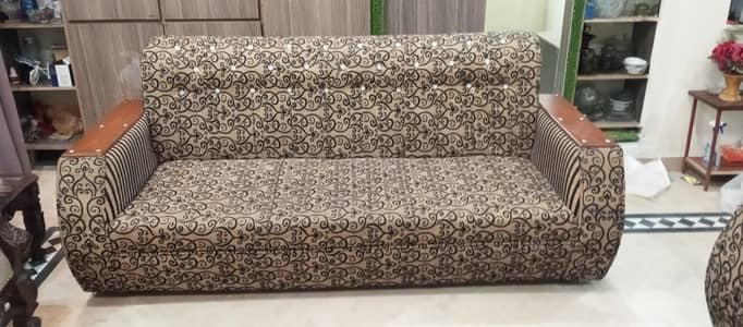 Comfortable 2 + 3 Seater Sofa Set | Achi Condition | Kam Istemaal