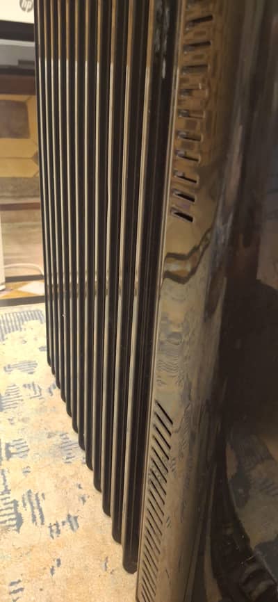 Gree Oil Filled Radiator Heater Geh22-2200 price slightly negotiable