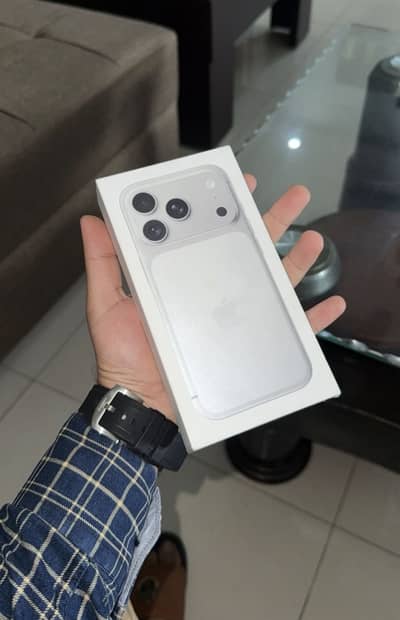 Iphone 17 Pro Factory unlocked silver