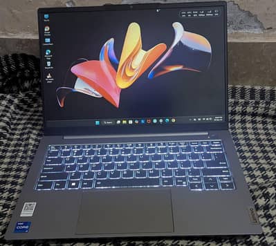 Cm Laptop i7 13th gen