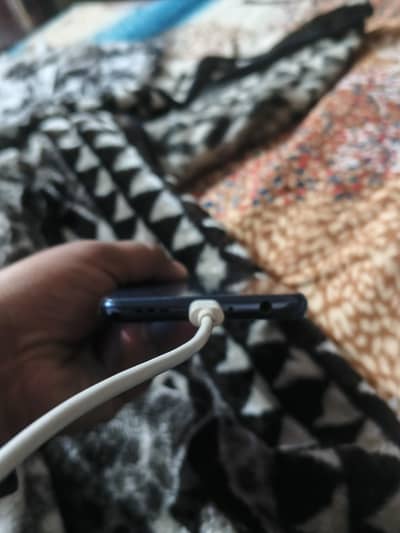 Common 18 premier 8+8 256 Gb Amoled display outstanding phone