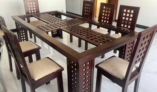 Habitt Dining table